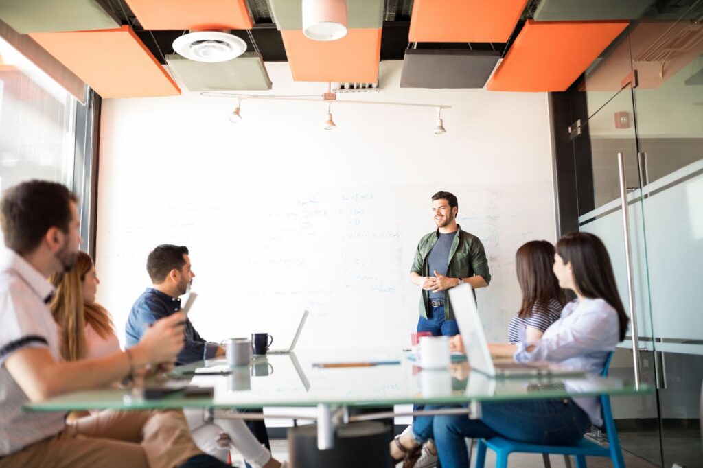 A mudança de mercado ocorre com certa rapidez, o que pode pegar de surpresa muitas empresas. Veja como conduzir o seu negócio em momentos de transformação!