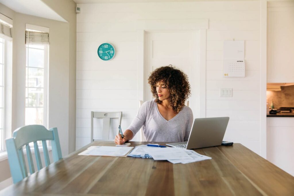 Não improvise! O trabalho remoto é coisa séria e merece toda sua atenção neste momento. Confira as informações que reunimos pra sua empresa superar os desafios de produtividade!